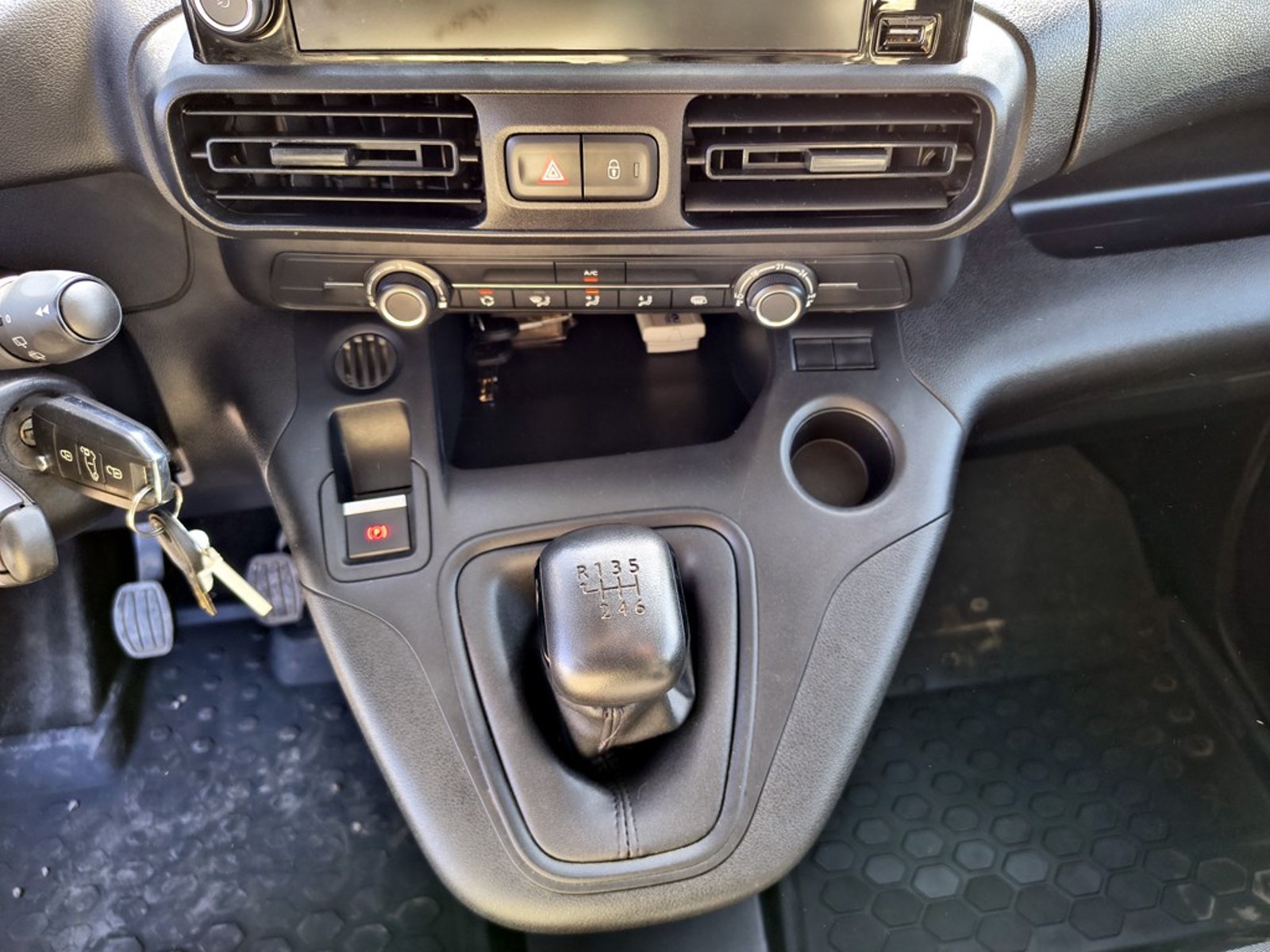PEUGEOT PARTNER 1.5 L1 BLUEHDI 2024 - Imagen 15 de 16