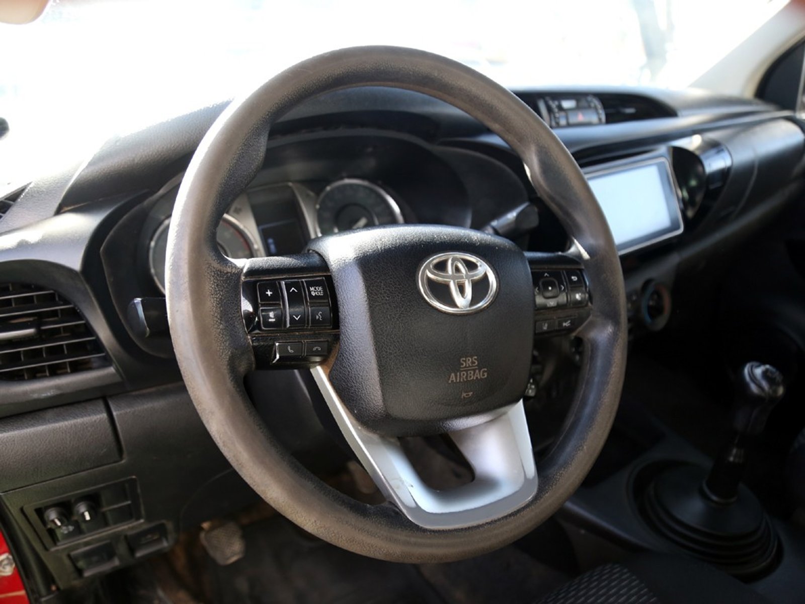 Toyota HILUX 2.4 DX 4x4 MT 2023 - Imagen 12 de 20