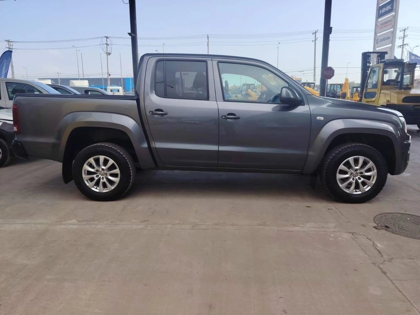 Volkswagen AMAROK 2.0 TRENDLINE DIESEL DOB. CAB. 4X2 MT 4P 2023 - Foto 4 de 16