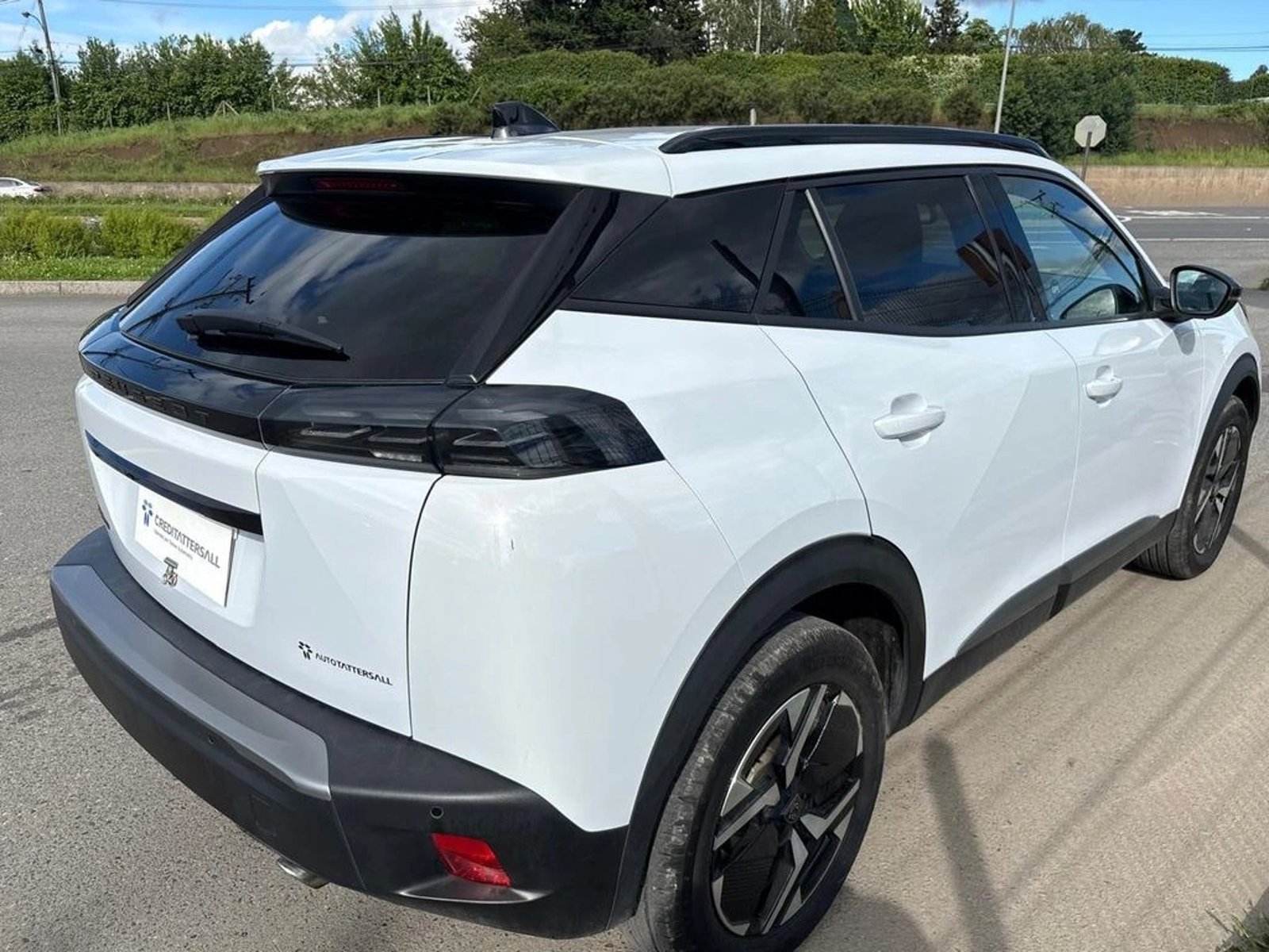 Peugeot 2008 BLUE HDI 2025 - Foto 5 de 13