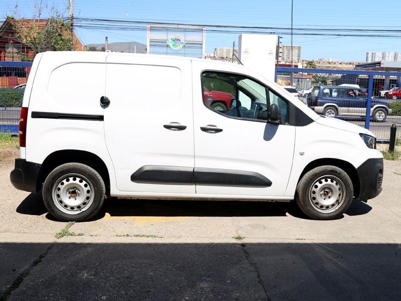 Peugeot PARTNER 1.5 L1 MT DIESEL 2024 - Imagen 4 de 19