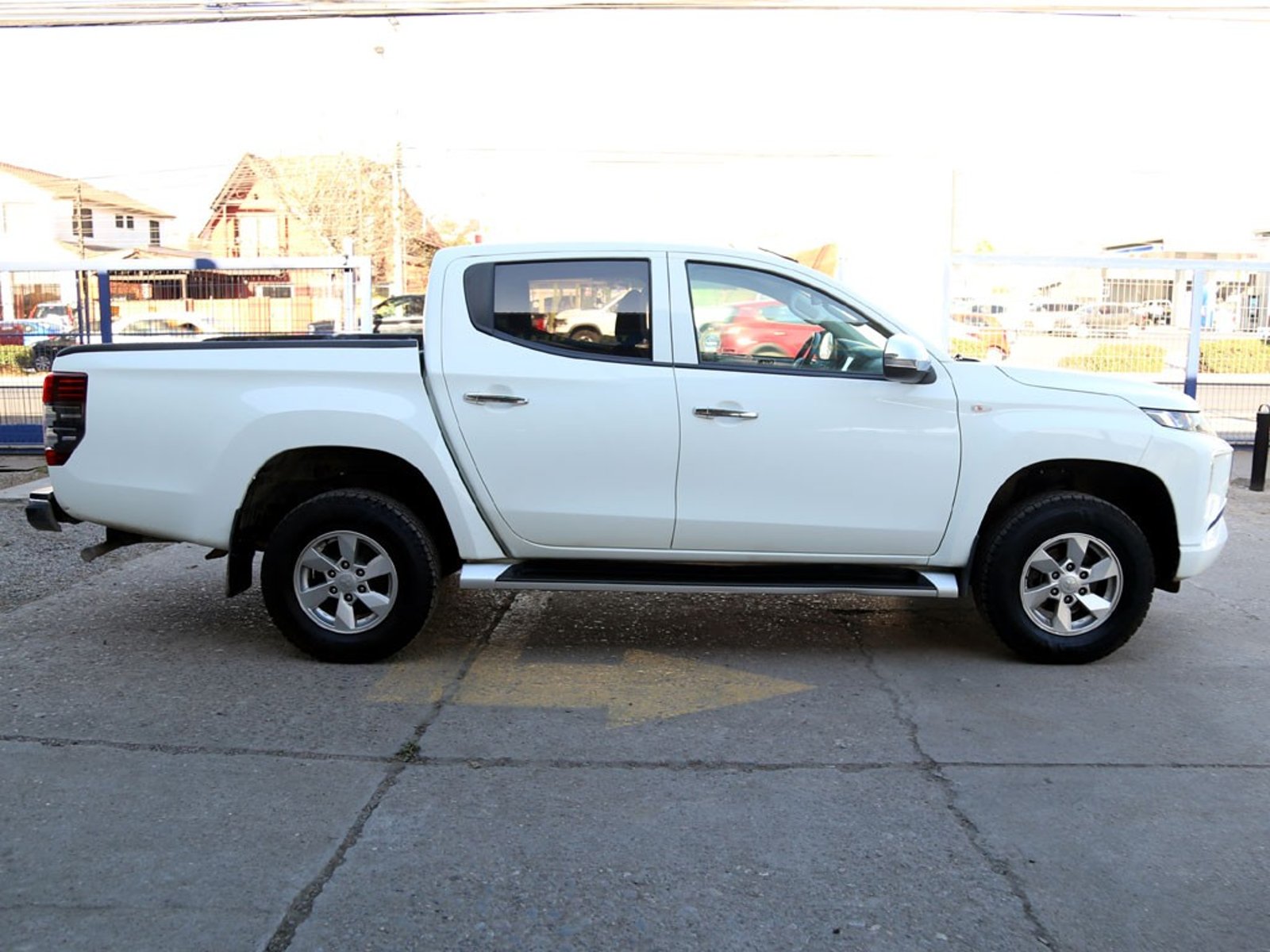 Mitsubishi L200 2.2 KATANA CRT MT 4X4 DIESEL 2024 - Imagen 4 de 20