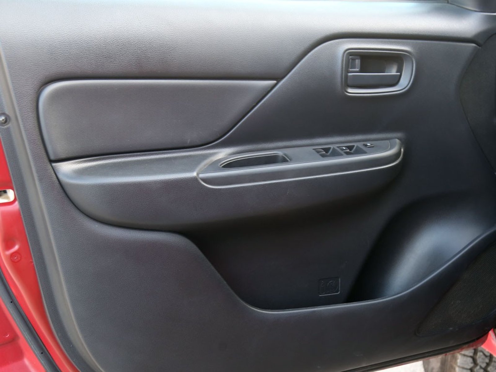Mitsubishi L200 KATANA CRDI 2022 - Imagen 16 de 20