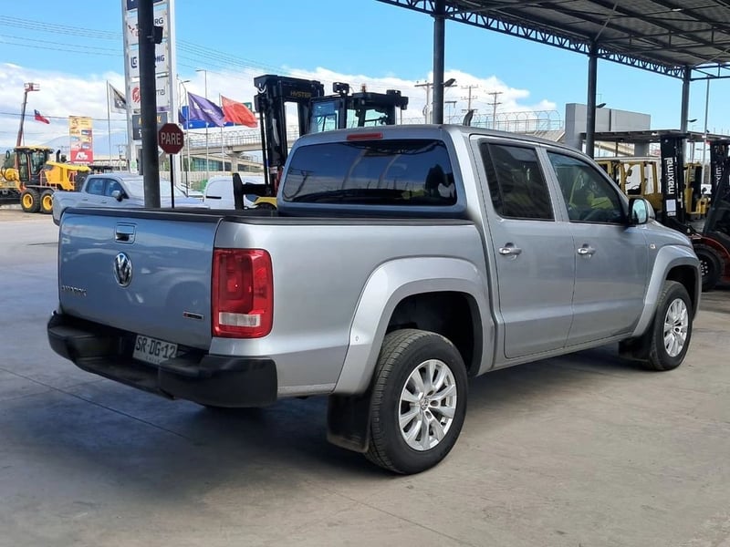 Volkswagen AMAROK COMFORTLINE 2.0 AT 4X4 2023 - Imagen 6 de 20