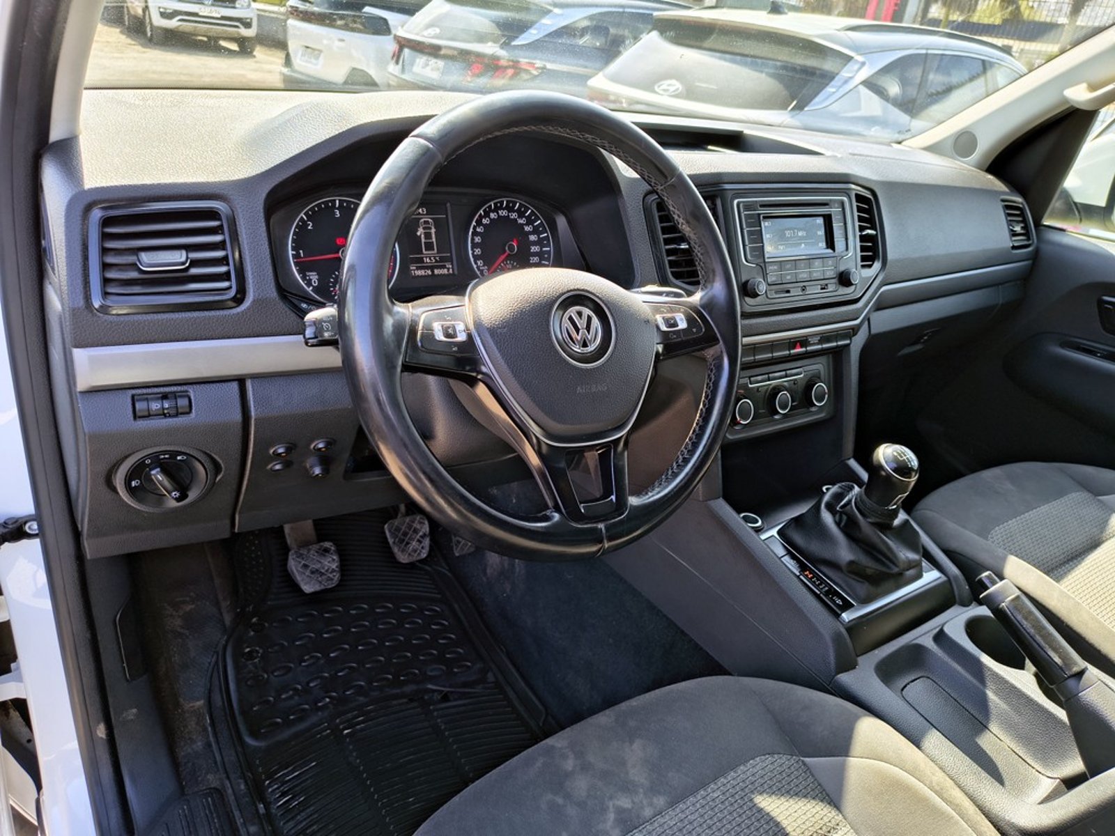 VOLKSWAGEN AMAROK 2.0 TRENDLINE 4MOTION 2023 - Imagen 12 de 20