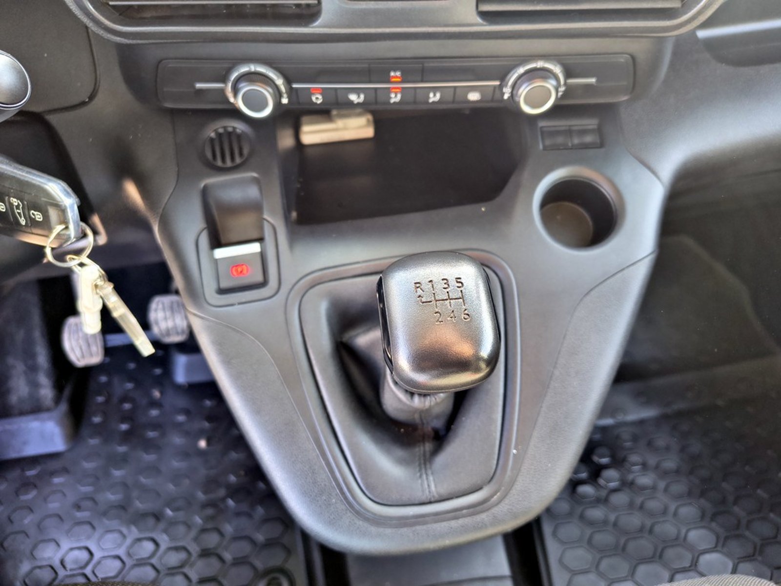 PEUGEOT PARTNER PARTNER L1 1.5 Diesel 4X2 T/M 2024 - Imagen 14 de 17