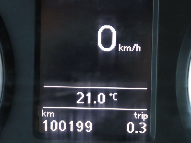 Volkswagen AMAROK 2.0 TRENDLINE DIESEL 4X4 MT 2023 - Imagen 16 de 20