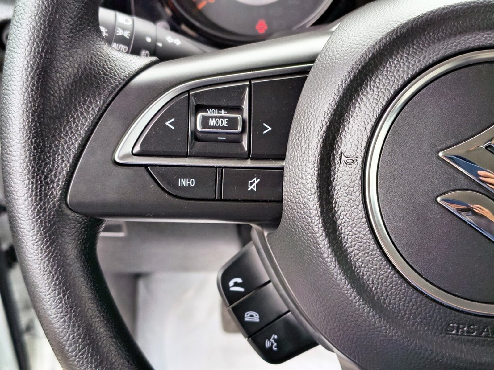 Suzuki JIMNY GL WINCHE MT 4X4 PRECIO+ IVA 2026 - Imagen 9 de 19