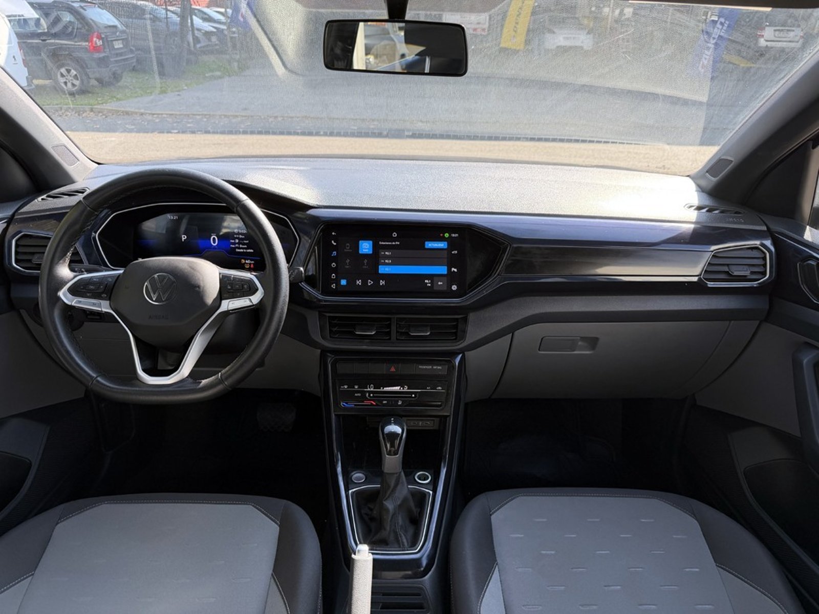 Volkswagen T-CROSS 1.0 TSI COMFORTLINE AT 2024 - Imagen 17 de 20