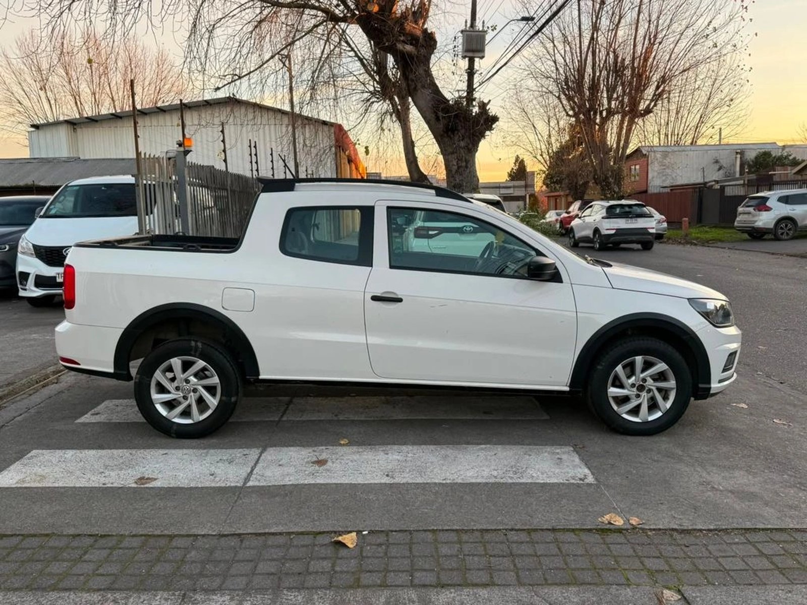 Volkswagen SAVEIRO 1.6 CAB EXT MT 2023 - Imagen 4 de 14