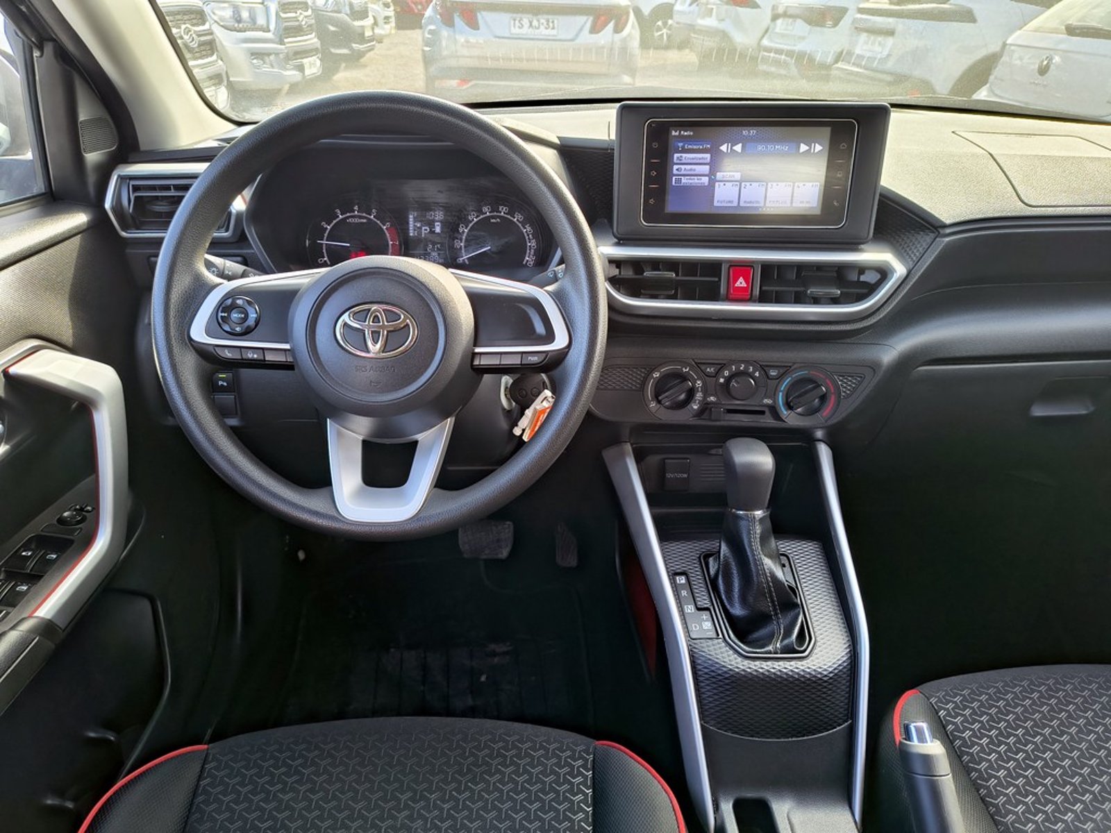 Toyota RAIZE 1.2 GASOLINA 4X2 T/A 2025 - Imagen 12 de 20