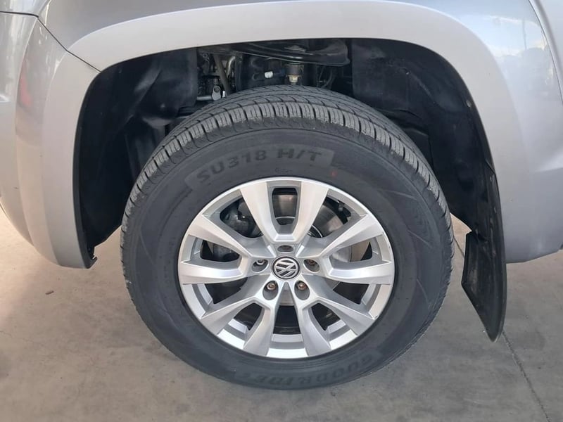Volkswagen AMAROK COMFORTLINE 2.0 AT 4X4 2023 - Imagen 11 de 20