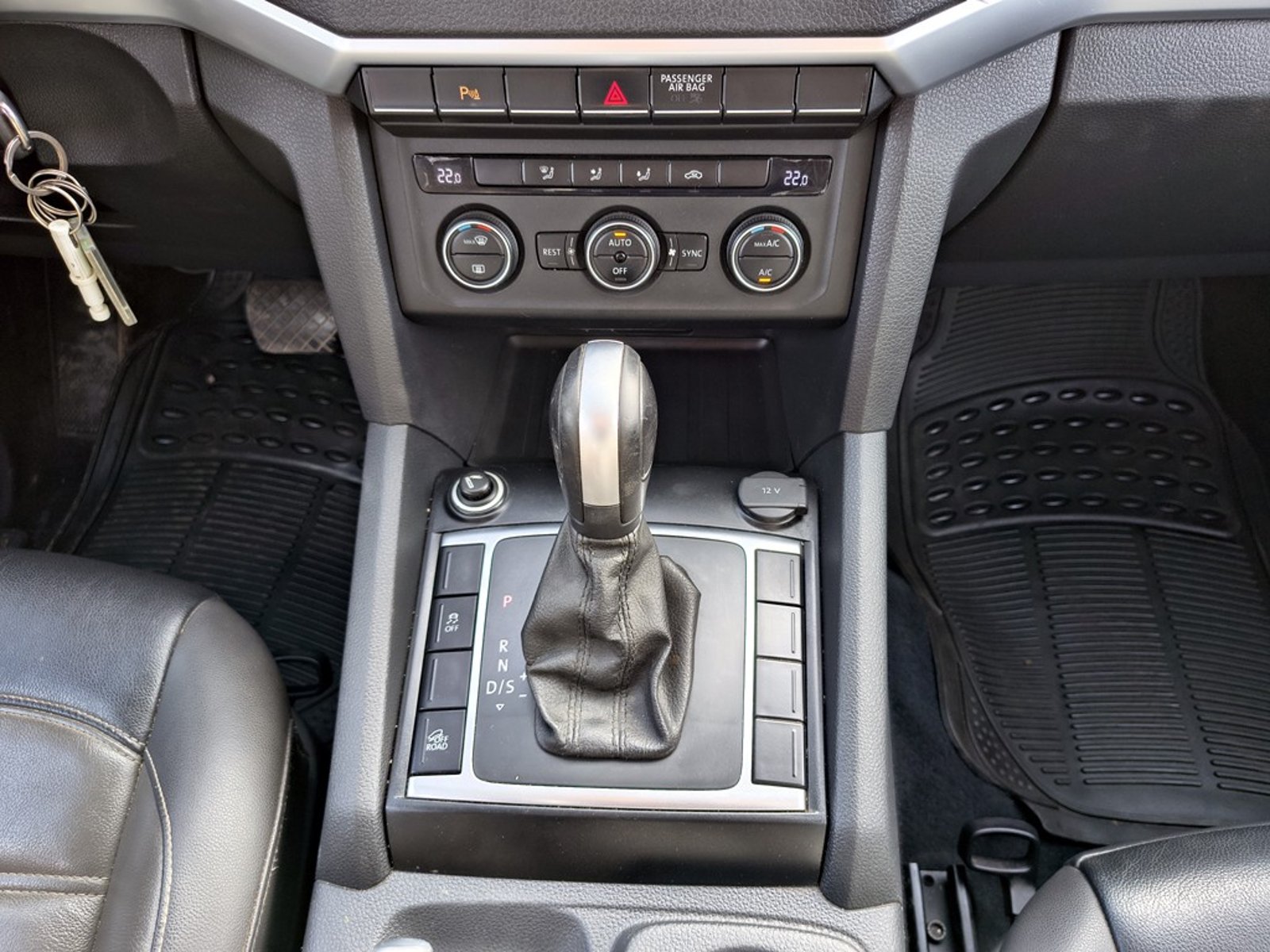 VOLKSWAGEN AMAROK 2.0 Highline AT 4X4 2023 - Imagen 18 de 20