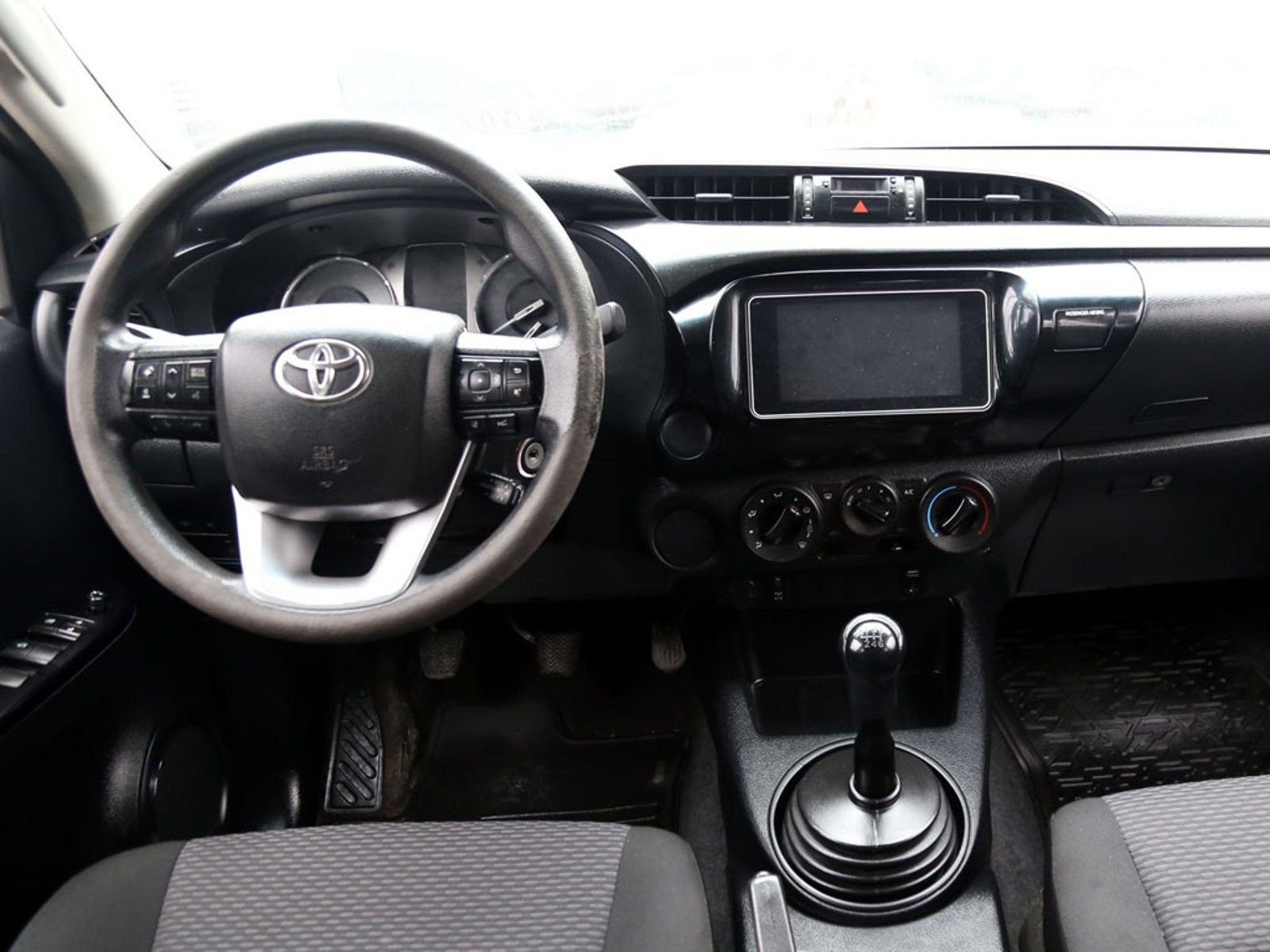 Toyota HILUX 2.4 DX DIESEL 4X2 2022 - Imagen 13 de 19