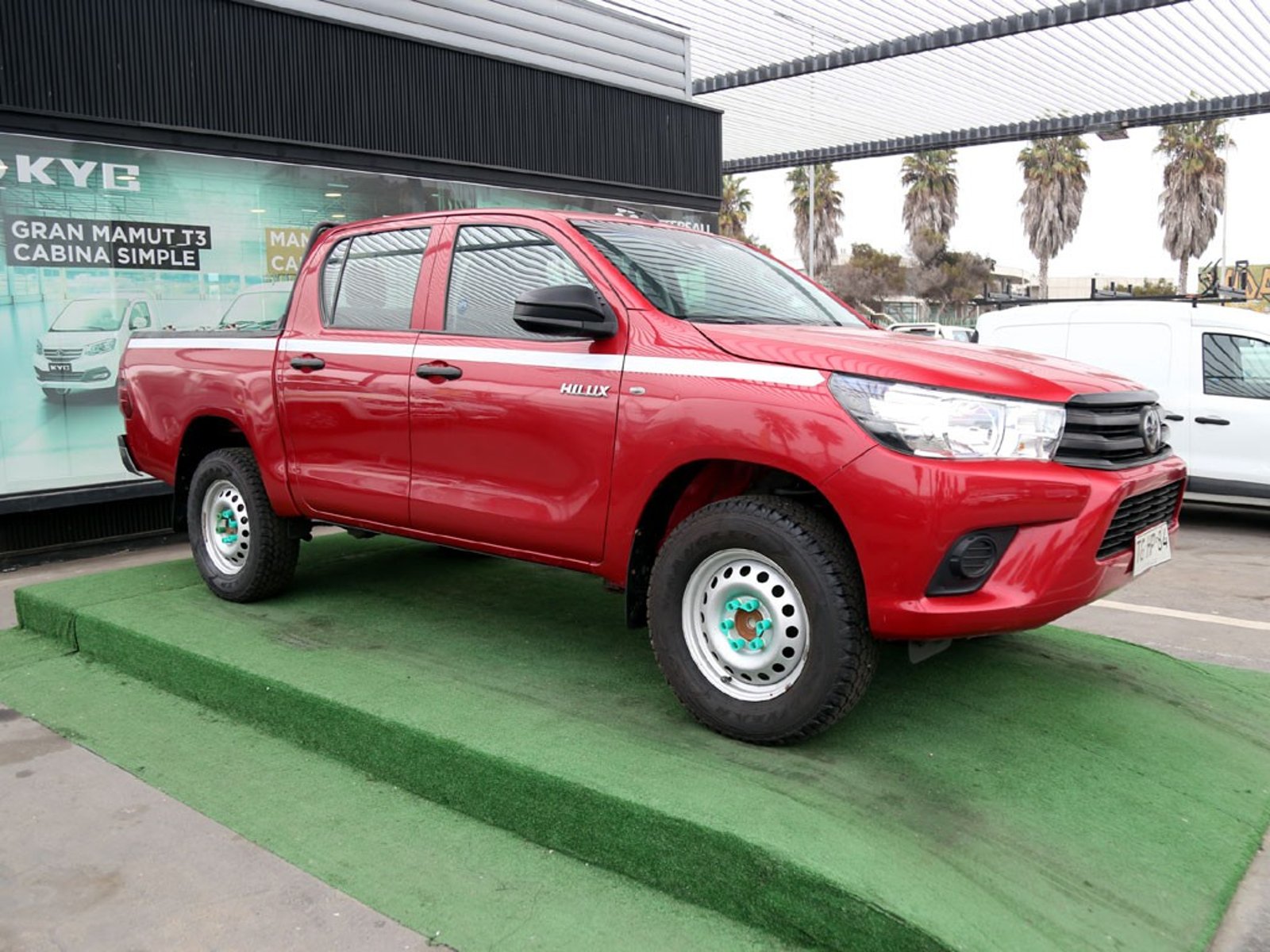 TOYOTA HILUX 2.4 TSS MT 4X2 DIESEL 2024 - Imagen 3 de 17