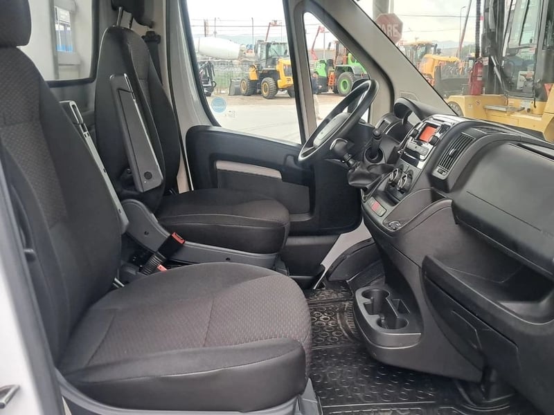 Peugeot BOXER L3 2.2 PICKUP CABINA SIMPLE 2025 - Imagen 16 de 18