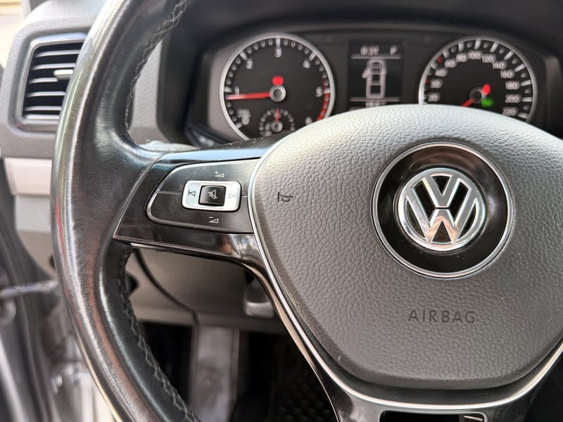 Volkswagen AMAROK 2.0 COMFORTLINE  4MOTION 2023 - Imagen 18 de 20
