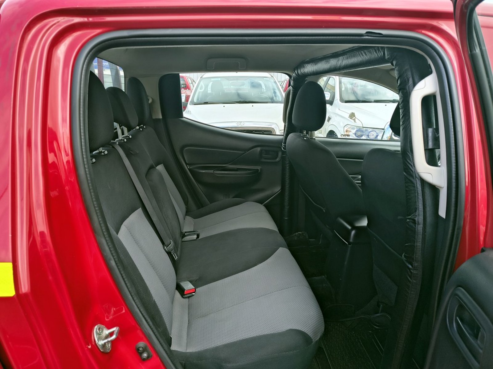 Mitsubishi L200 L200 KATANA 2.4 Diesel 4X2 T/M 2023 - Imagen 19 de 20