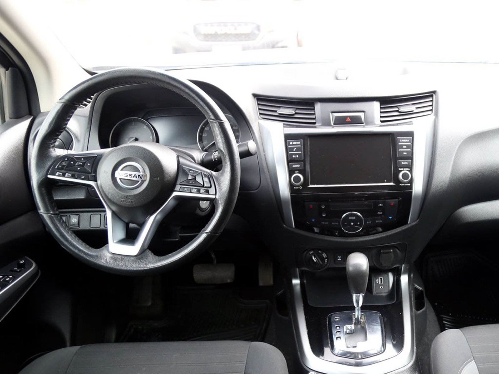 Nissan NAVARA 2.3D XE DIESEL 4X4 DOB.CAB. AT 4P 2022 - Imagen 11 de 20