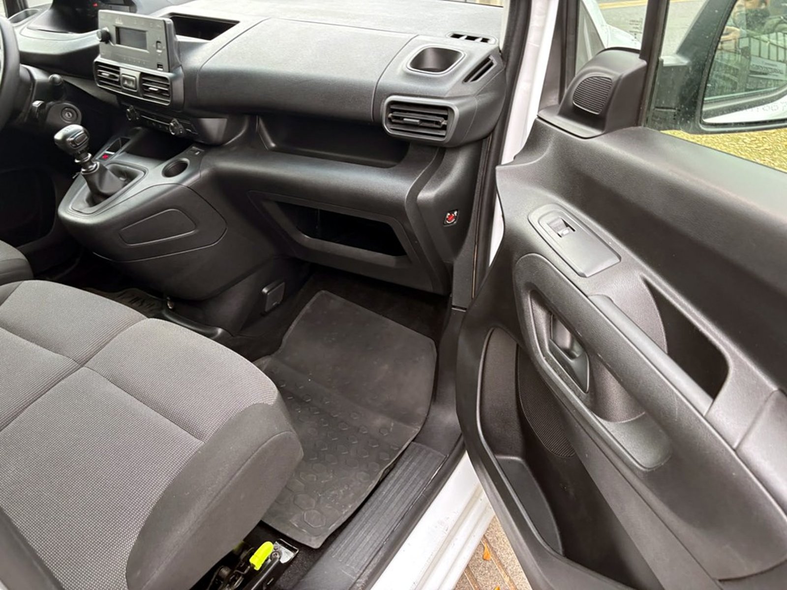 PEUGEOT PARTNER 1.5 L1 BLUEHDI 2023 - Imagen 18 de 18