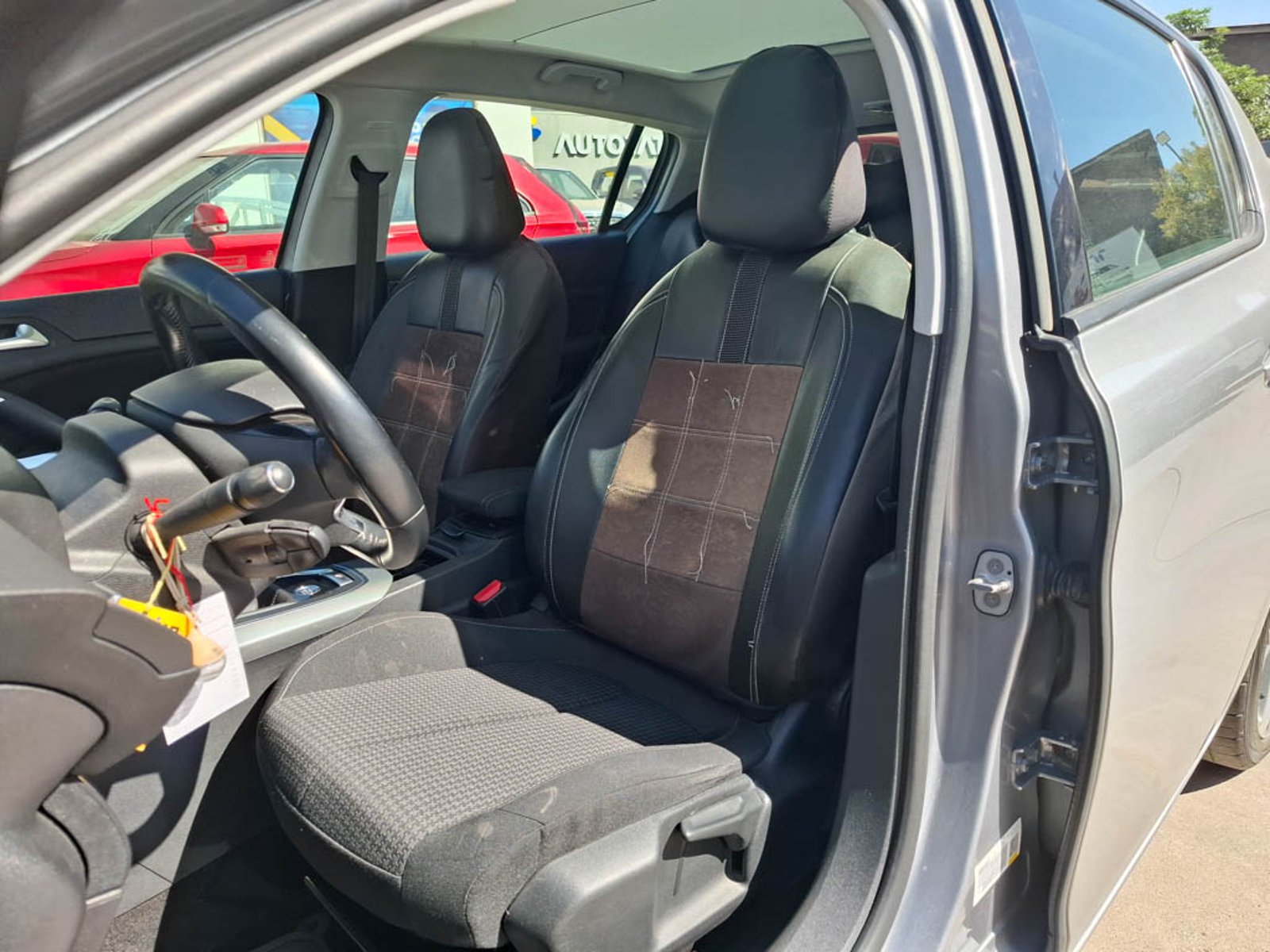 PEUGEOT 308 BLUE HDI 130HP HB 1.5 2021 - Imagen 13 de 16