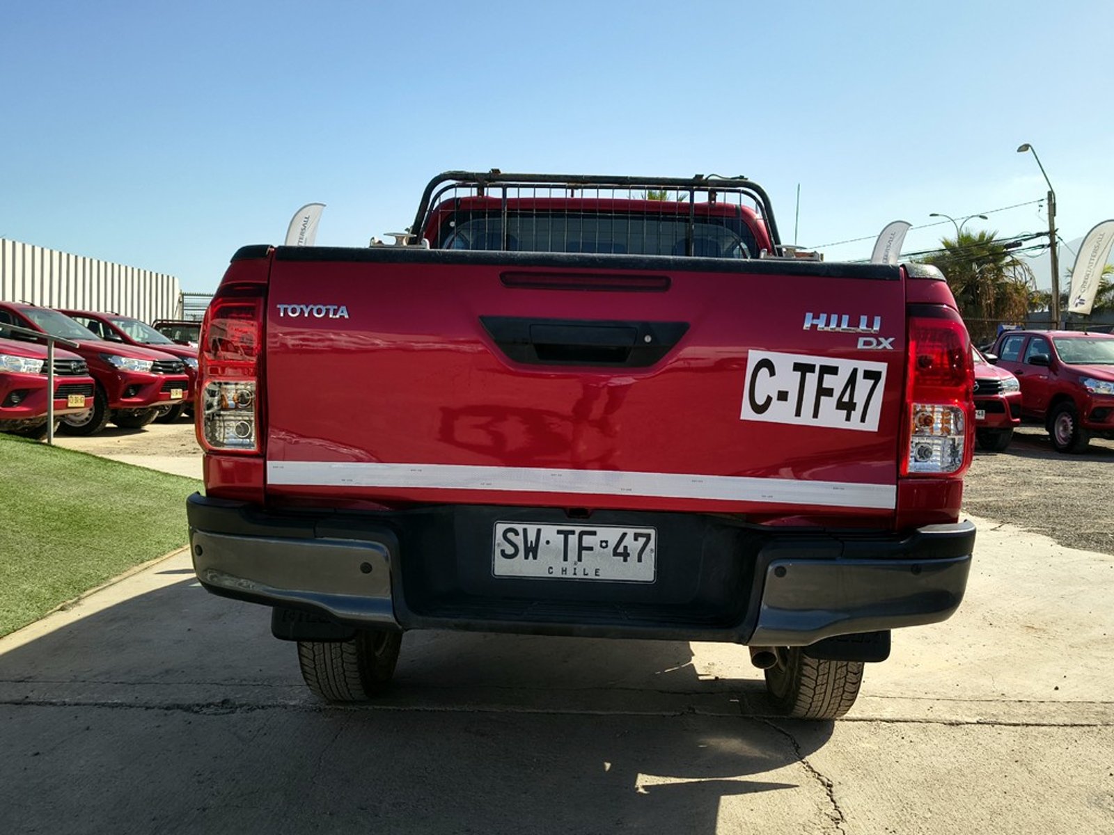 TOYOTA HILUX 2.4 DX 4X2 DIESEL MT 2023 - Imagen 6 de 18