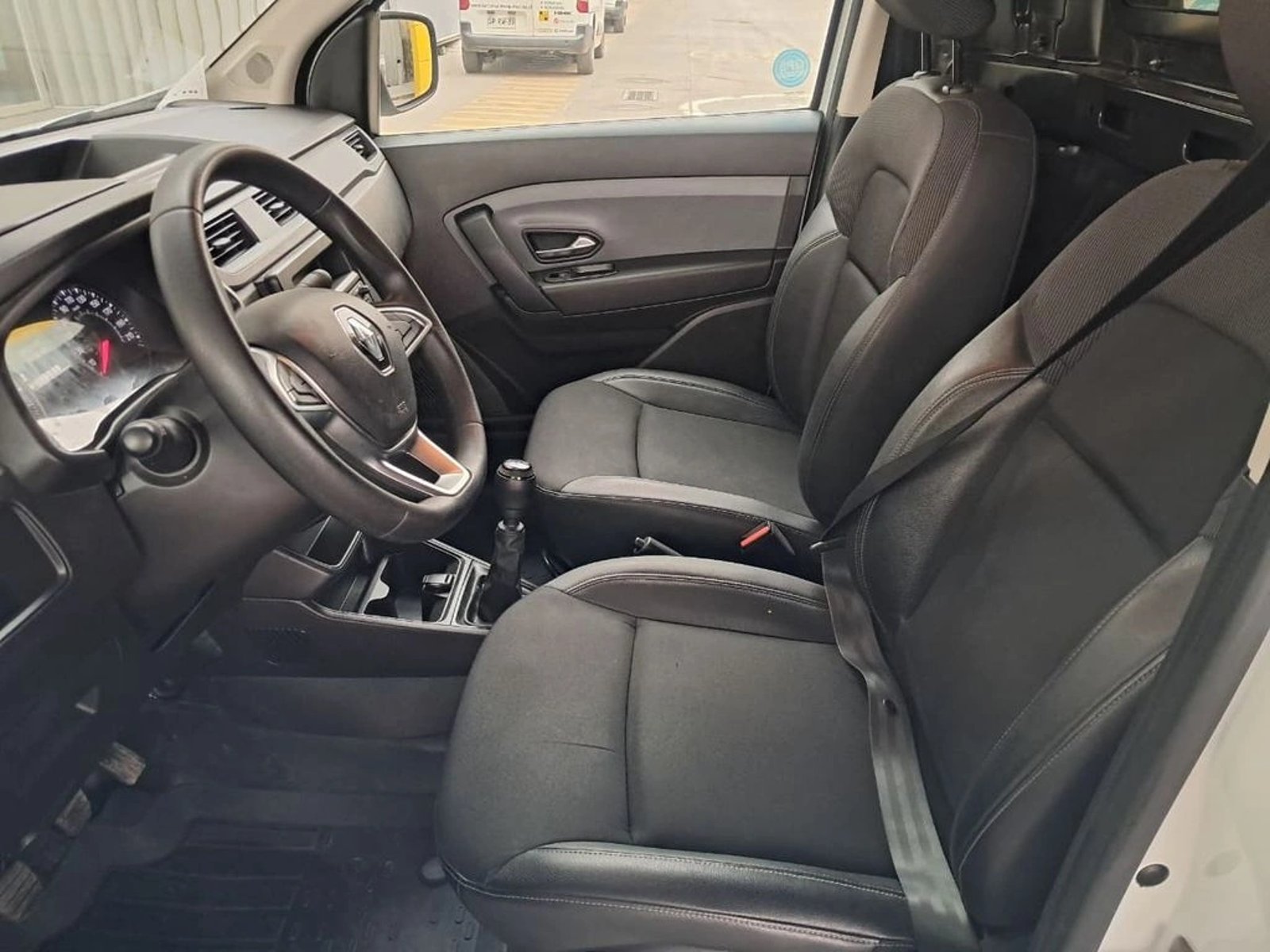Renault EXPRESS ZEN 1.5 MT 4X2 DIESEL 2023 - Imagen 15 de 20