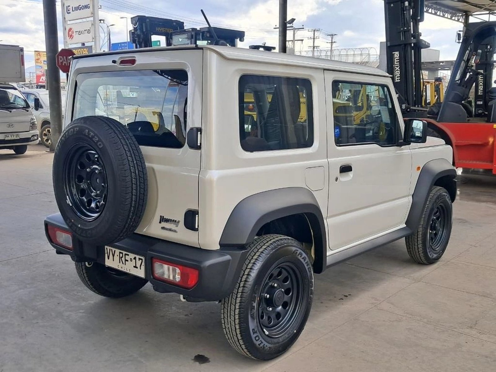 Suzuki JIMNY GL WINCHE MT 4X4 2026 - Imagen 6 de 20