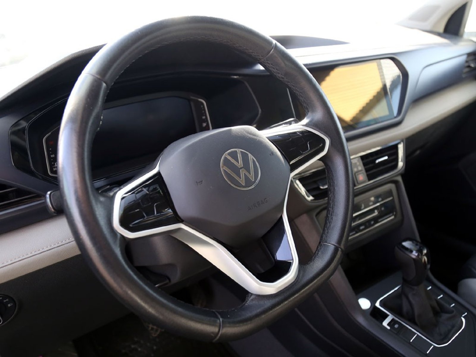 VOLKSWAGEN TAOS 1.4 TSI COMFORTLINE 4X2 AT 5P 2025 - Imagen 12 de 20