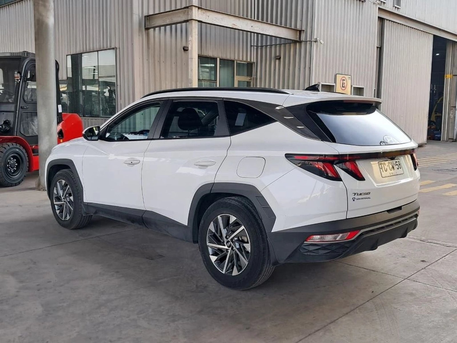 HYUNDAI TUCSON 2.0 NX4 PLUS 4X2 AT 2024 - Imagen 8 de 20