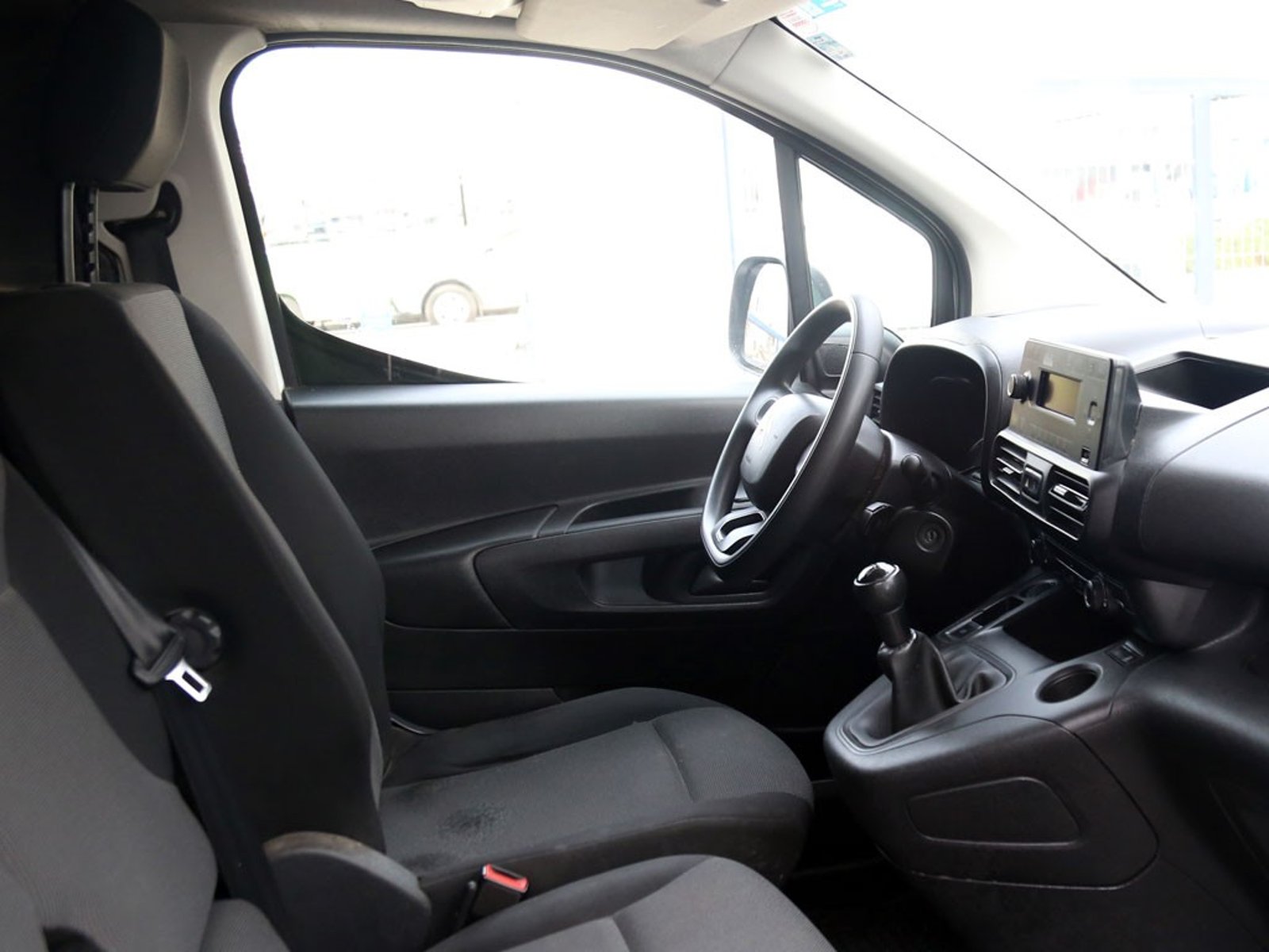 CITROEN BERLINGO 1.6 M HDI 92 MT DIESEL 2022 - Imagen 17 de 19