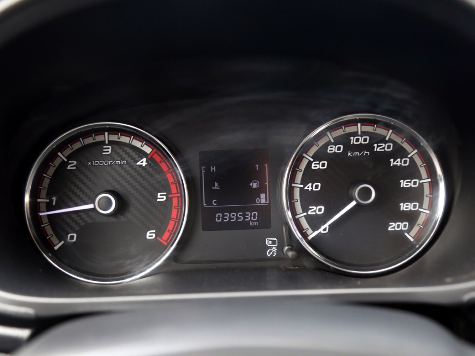 Mitsubishi L200 KATANA CRT 2023 - Imagen 19 de 20