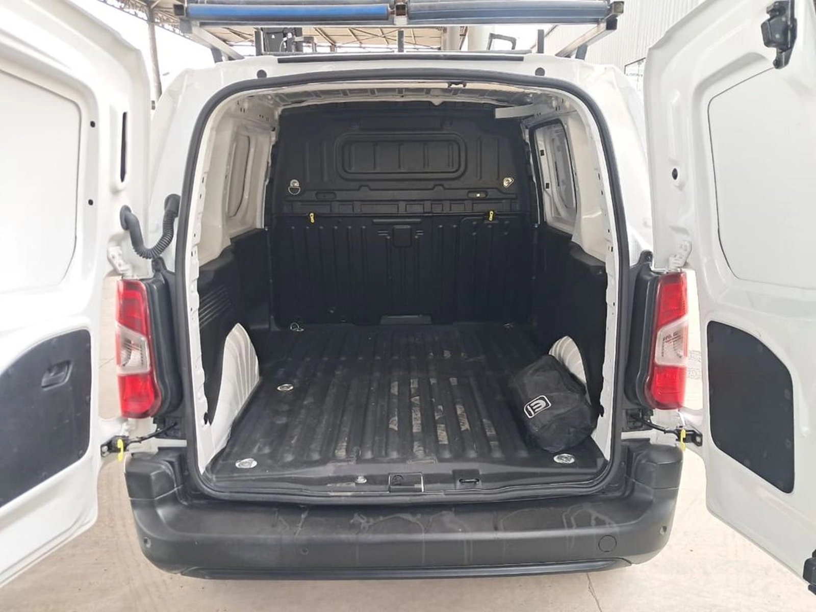 Peugeot PARTNER L1 1.5 HDI 4X2 MT 2025 - Imagen 8 de 20