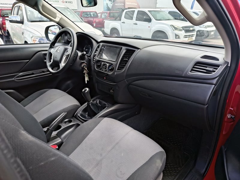 Mitsubishi L200 L200 KATANA 2.4 Diesel 4X2 T/M 2023 - Imagen 18 de 20