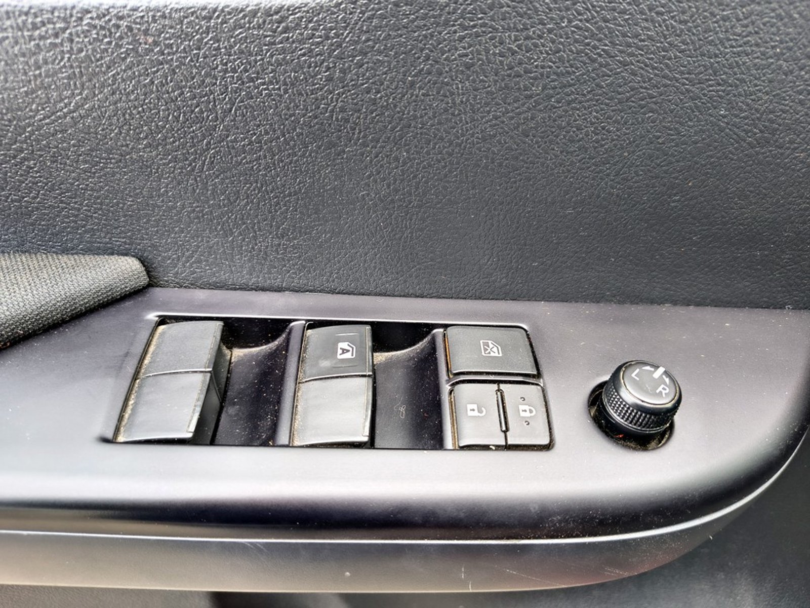 TOYOTA HILUX HILUX TSS 2.4 Diesel 4X2 T/M 2021 - Imagen 9 de 20