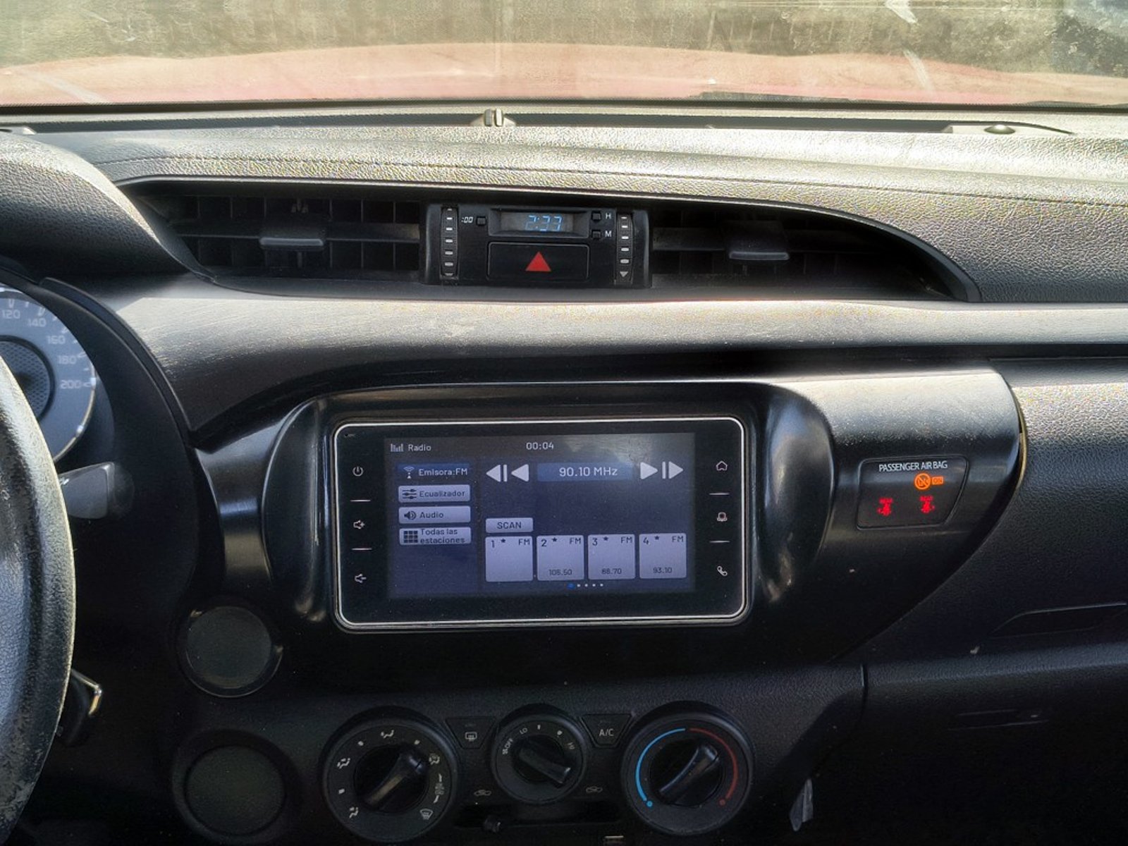 Toyota HILUX TSS 2.4 Diesel 4X2 T/M 2022 - Imagen 12 de 13