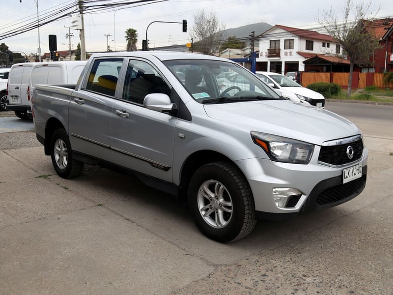 SsangYong ACTYON SPORTS MT 2.2 DIESEL 4X2 2020 - Imagen 3 de 19