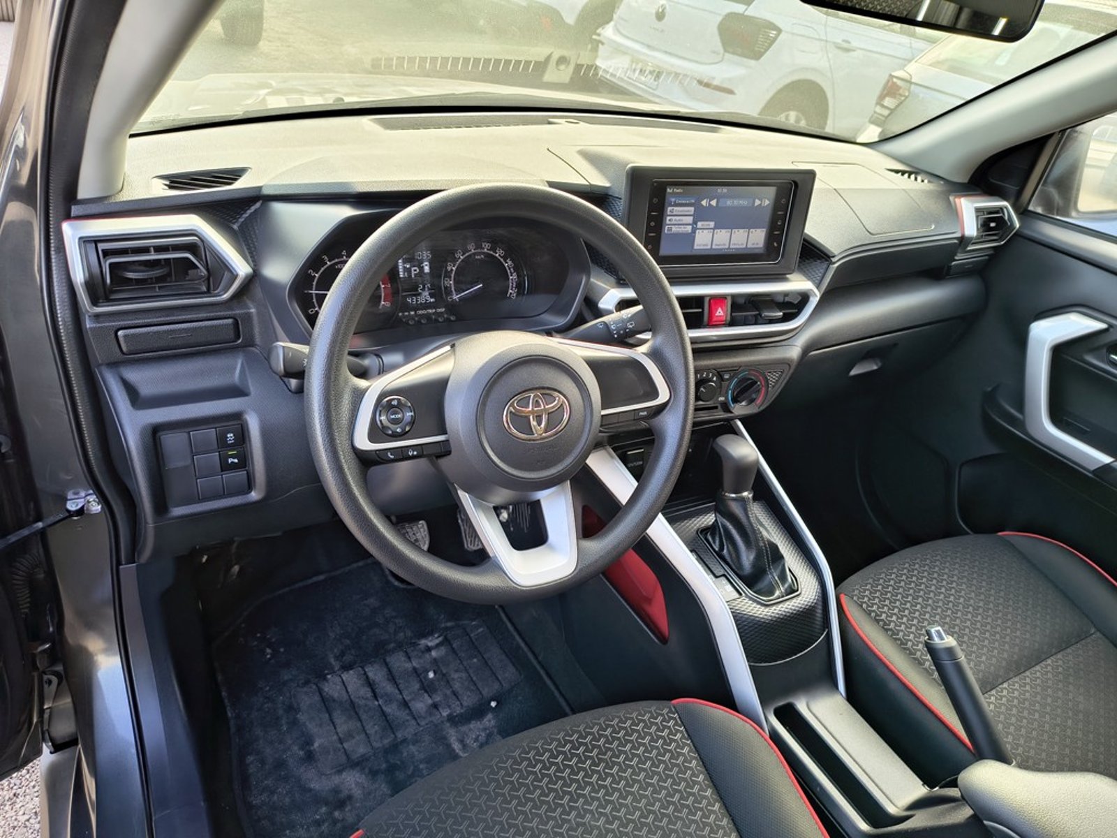 Toyota RAIZE 1.2 GASOLINA 4X2 T/A 2025 - Imagen 11 de 20