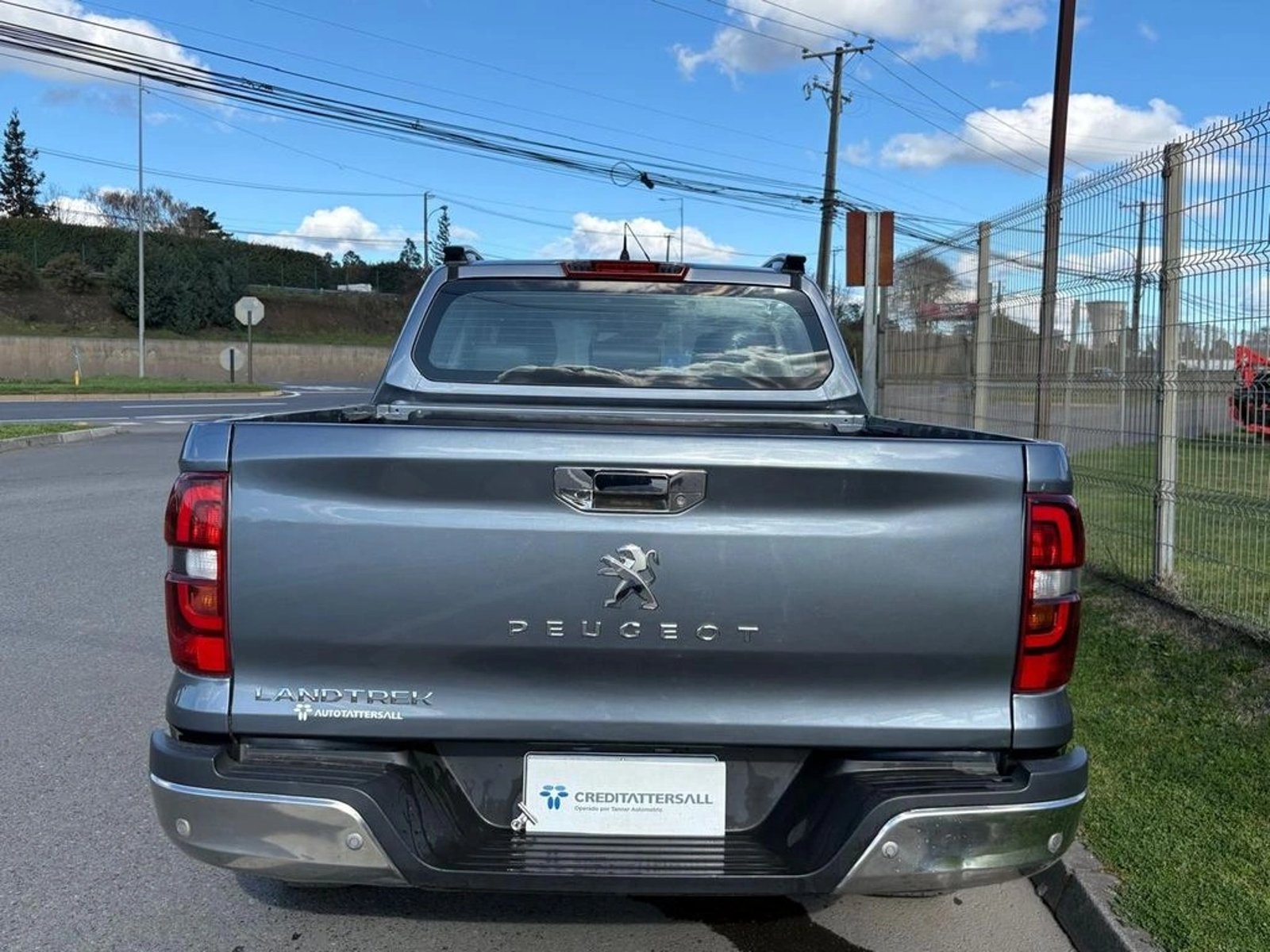 Peugeot LANDTREK 1.9 4X4 MT 2023 - Imagen 7 de 13