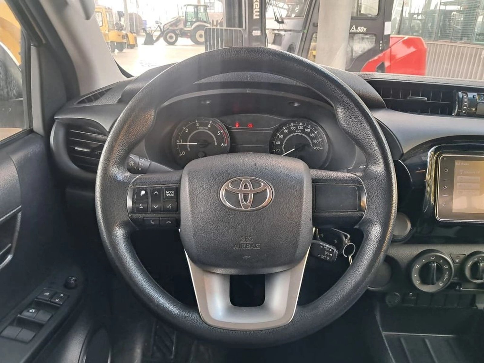 TOYOTA HILUX DX 2.4 4X2 2022 - Imagen 16 de 20