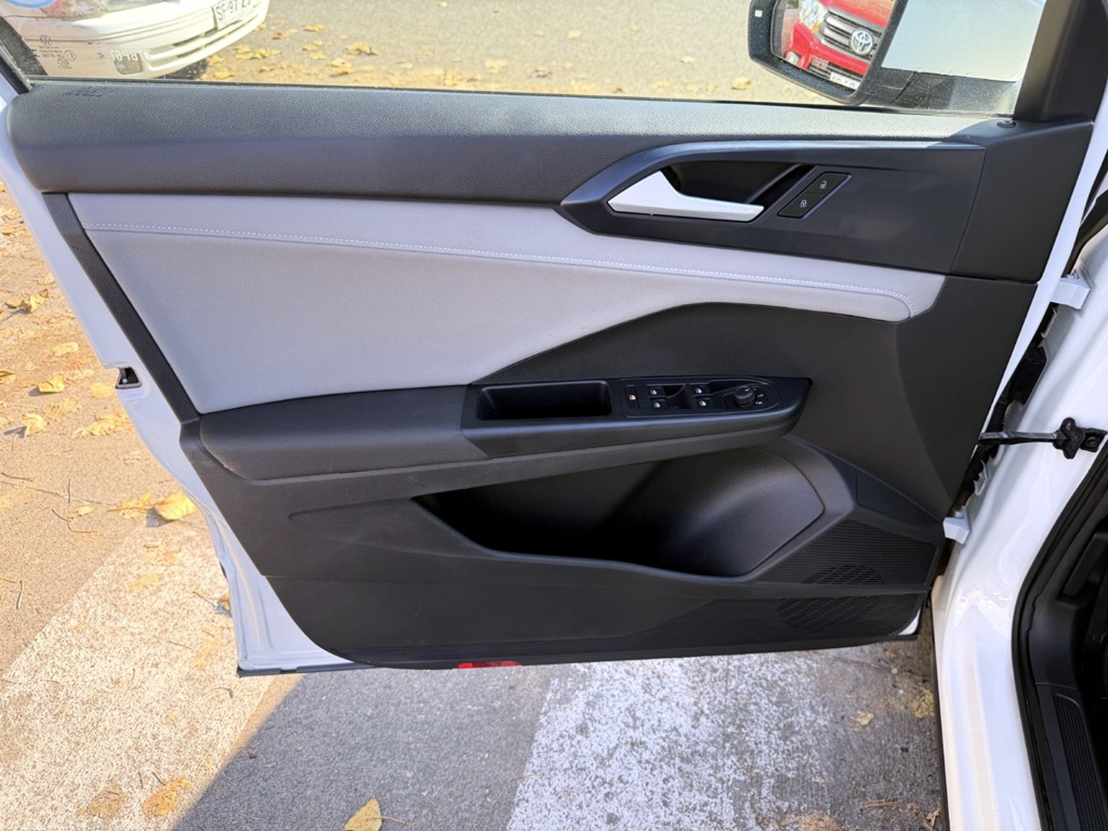 VOLKSWAGEN TAOS 1.4 TSI HIGHLINE 2025 - Imagen 9 de 20