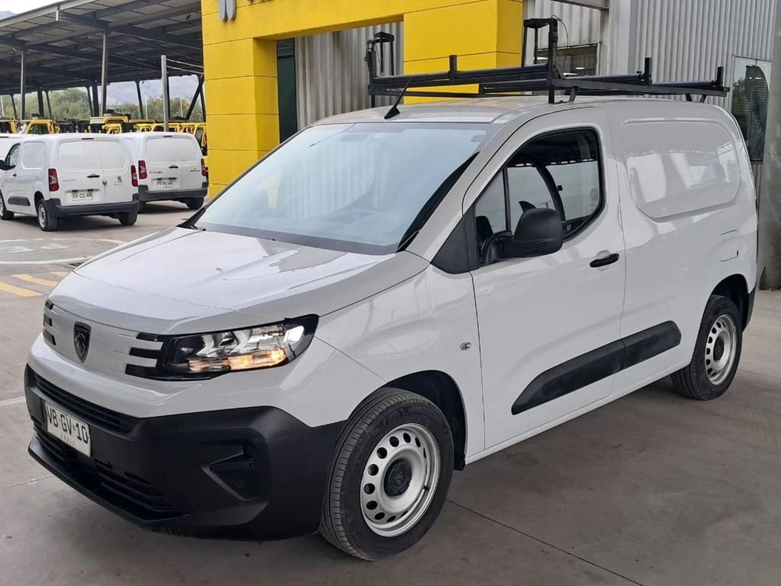 Peugeot PARTNER L1 1.5 HDI 4X2 MT 2025 - Foto 2 de 20