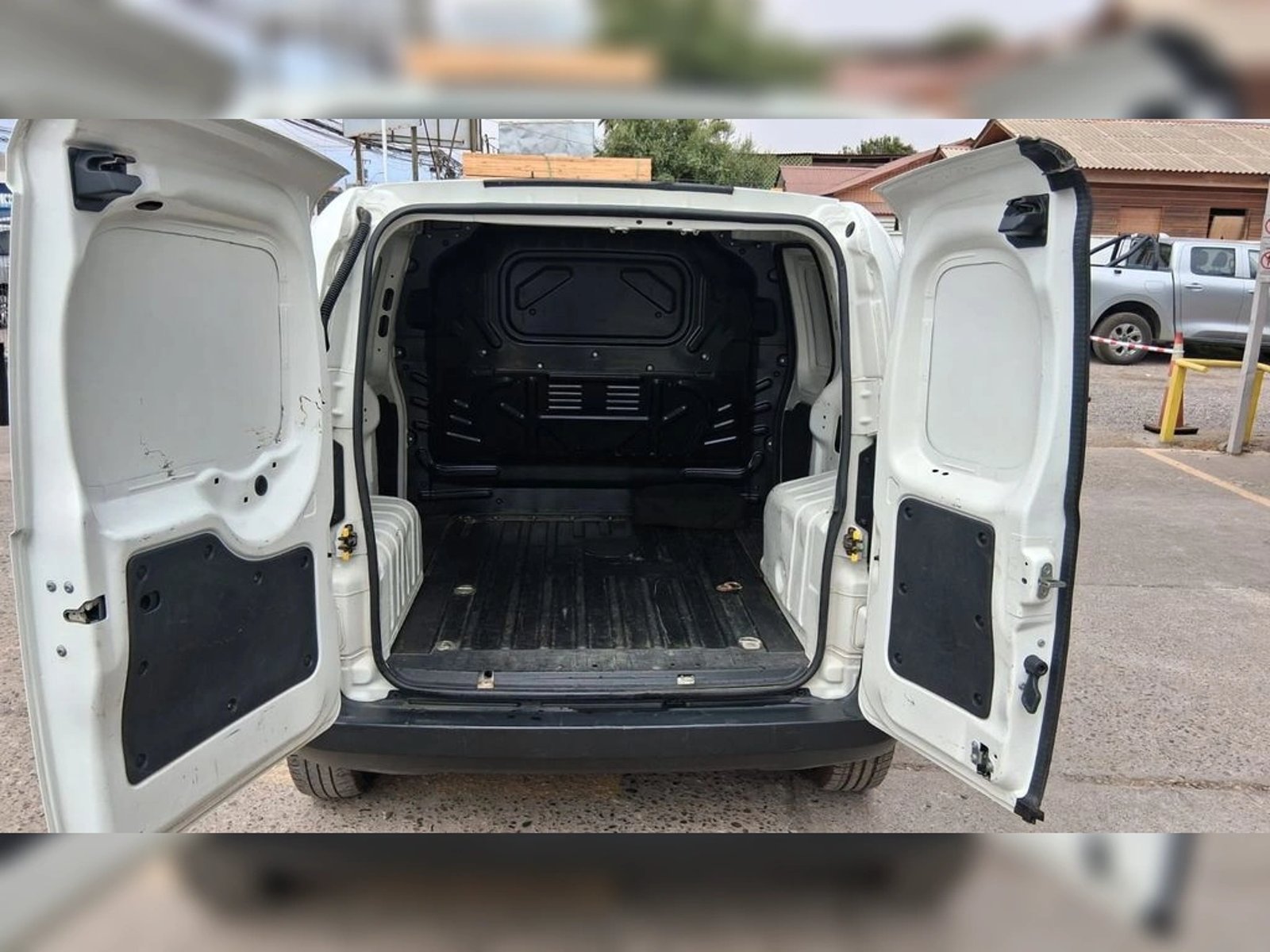 RAM V700 City DIESEL 1.2 MT 2022 - Imagen 16 de 16