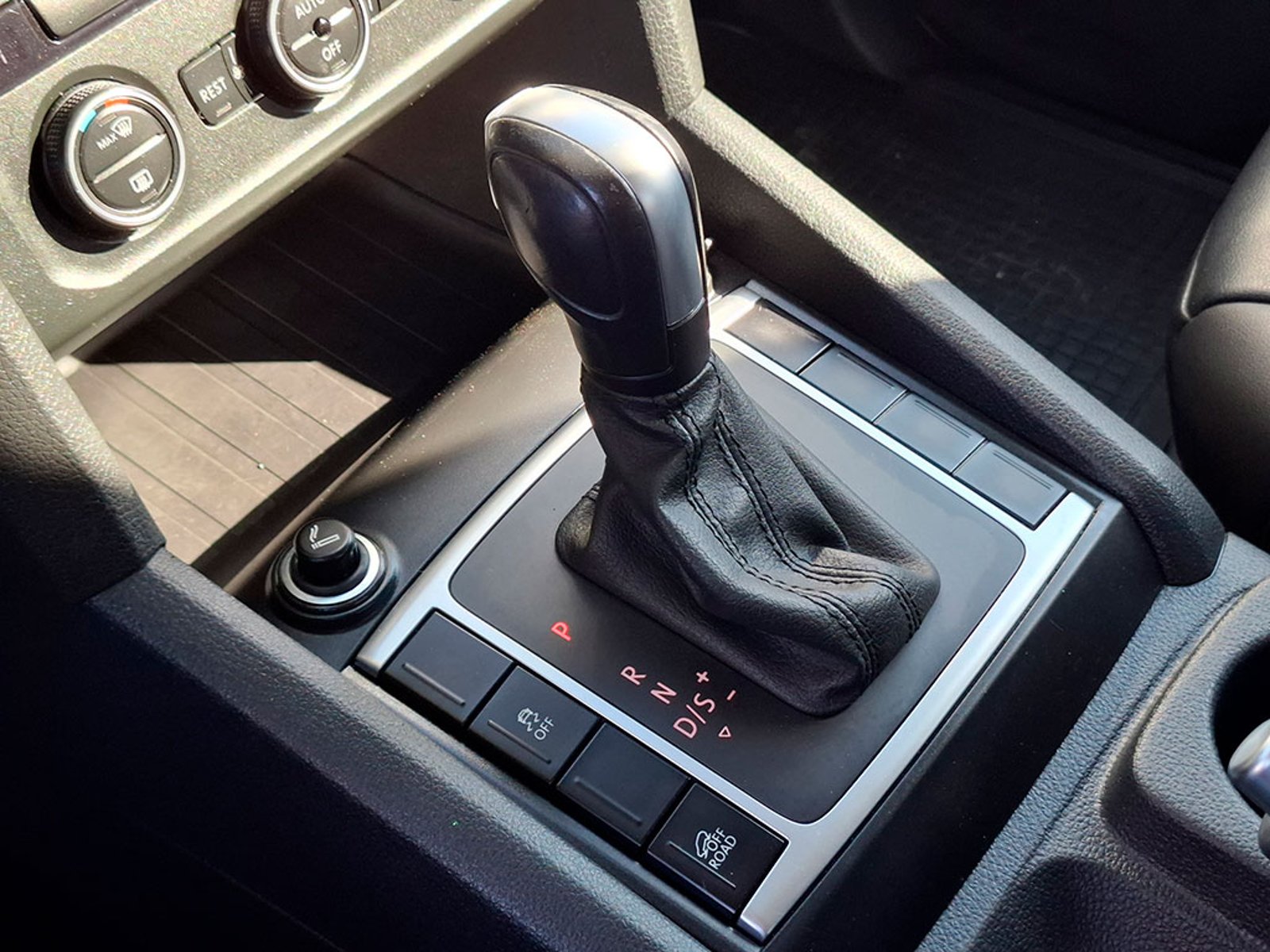 Volkswagen AMAROK 2.0 HIGHLINE 4MOTION 2023 - Imagen 17 de 20