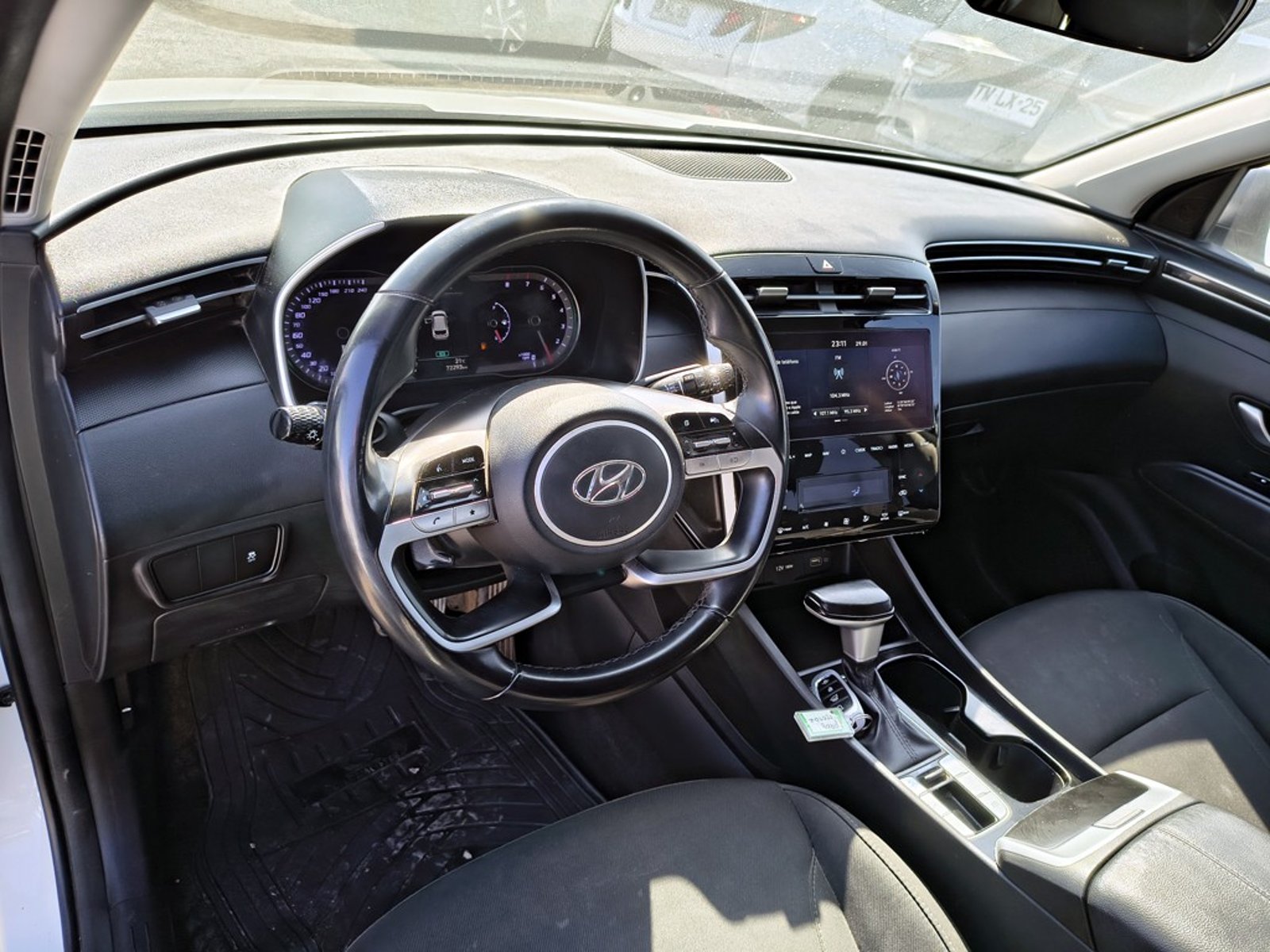 HYUNDAI TUCSON 2.0 Gasolina 4x4 T/A 2024 - Imagen 15 de 20