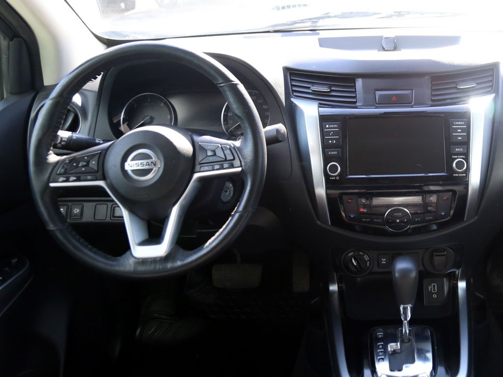 NISSAN NAVARA 2.3 AT 4X4 DIESEL 2022 - Imagen 14 de 20