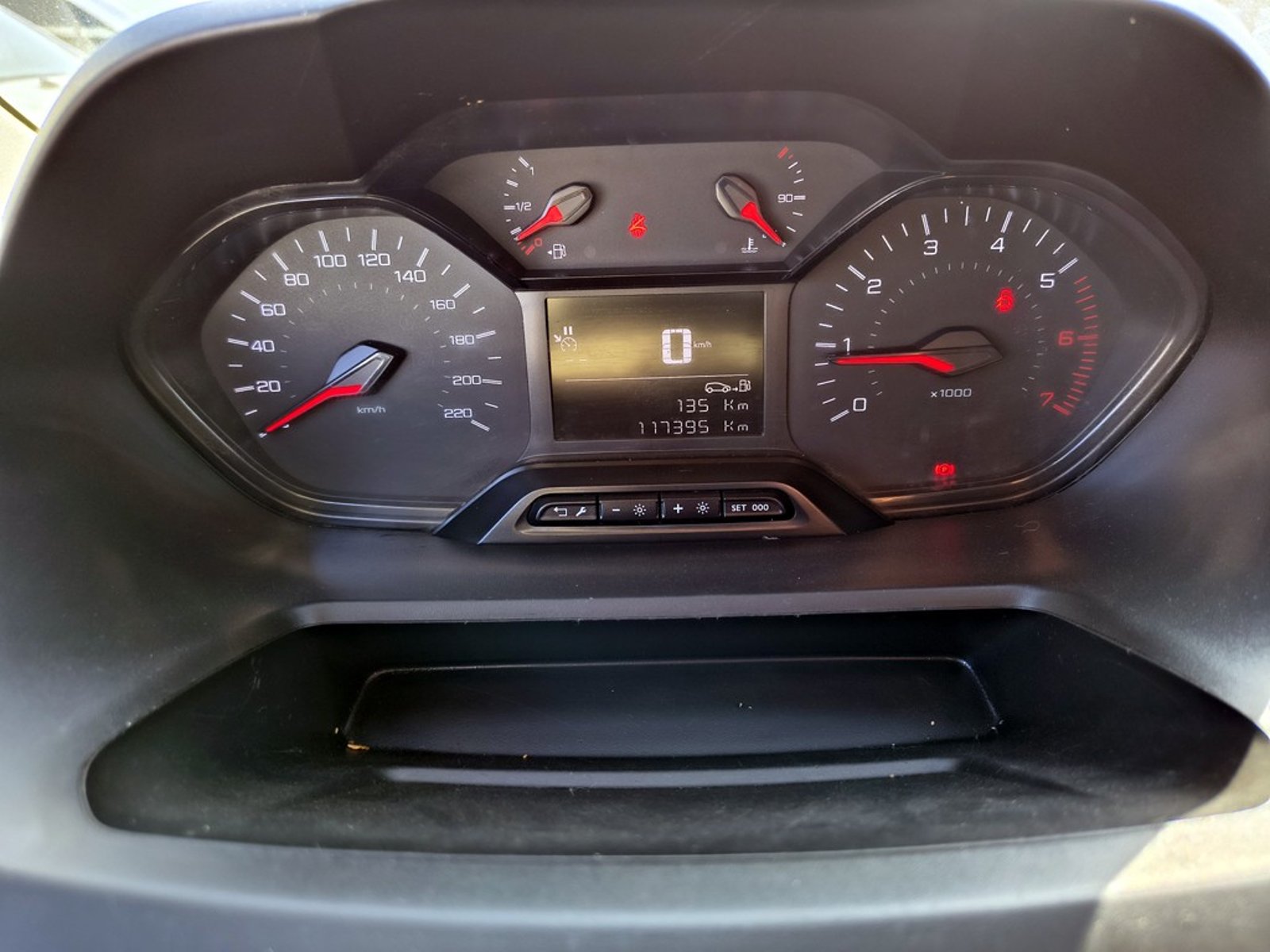 PEUGEOT PARTNER PARTNER L1 1.6 Diesel 4x2 T/M 2023 - Imagen 13 de 16