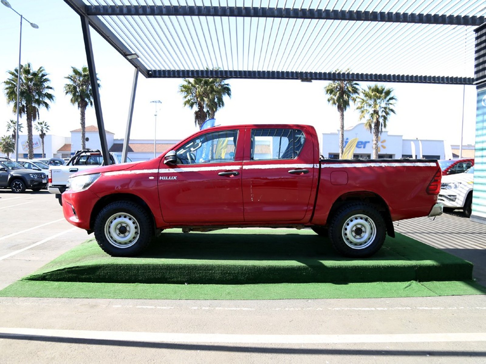 Toyota HILUX 2.4 DX 4x4 MT 2023 - Imagen 4 de 20