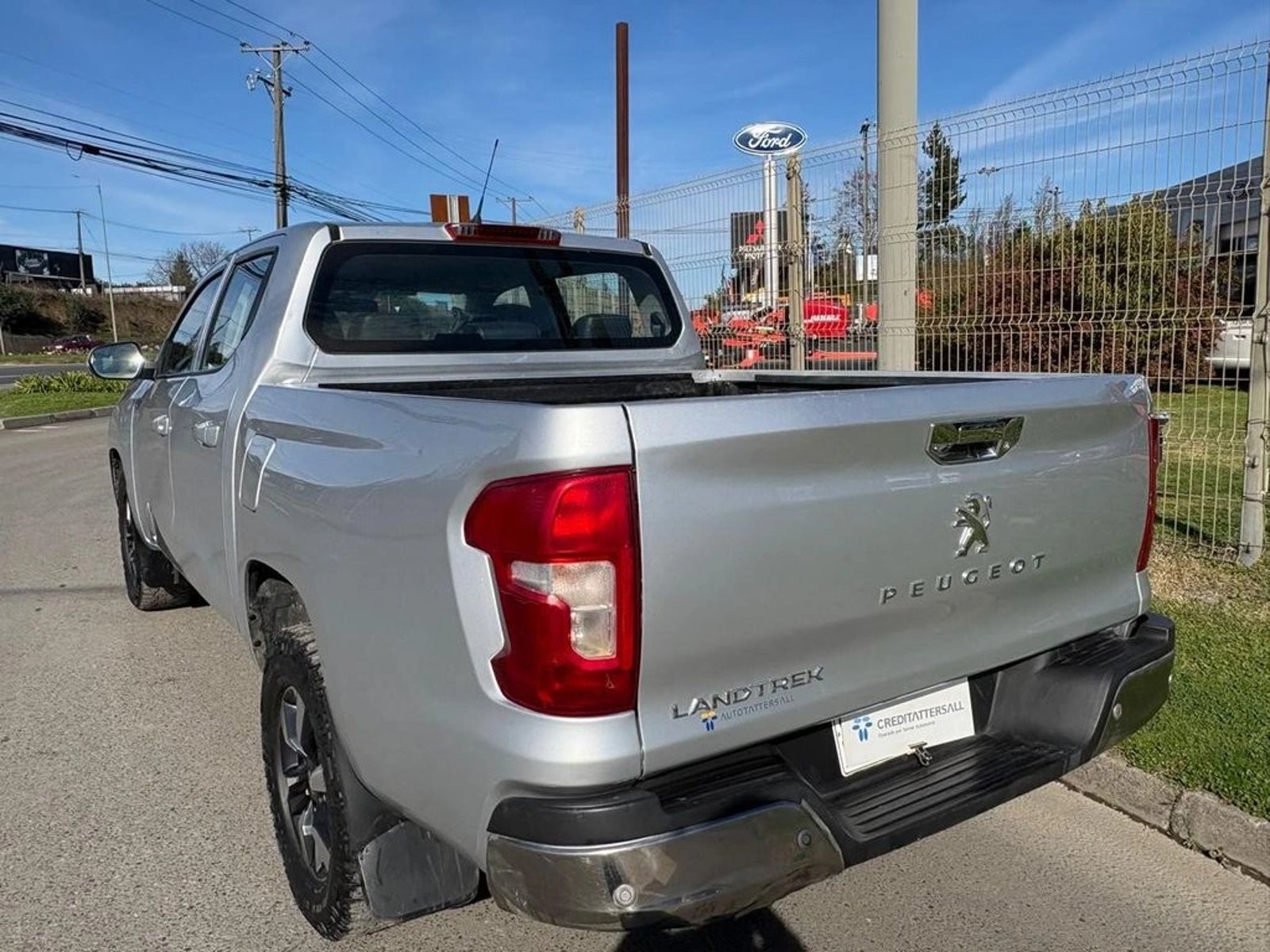 PEUGEOT LANDTREK 1.9 4X4 MT 2023 - Imagen 6 de 12
