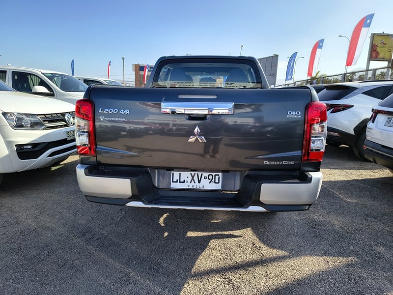 Mitsubishi L200 DAKAR 2.5 Diesel 4x4 T/A 2019 - Imagen 5 de 20